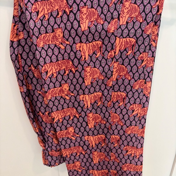 🐅 J.Crew Collection Silk “Roaming Tigers” Pants | Size 6 🐅 - Picture 3 of 6